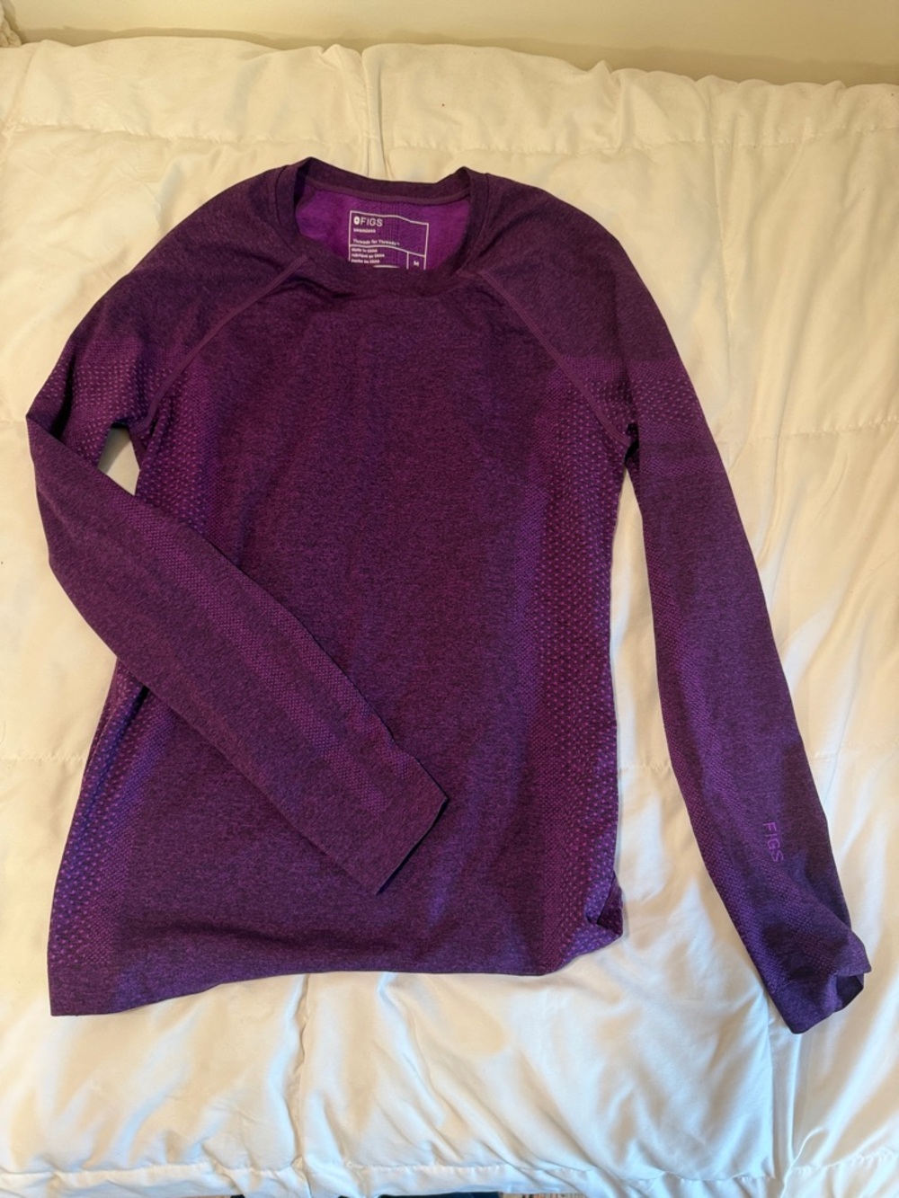 FIGS Women's Purple Long-Sleeve Seamless Crew Top, fitted size Medium